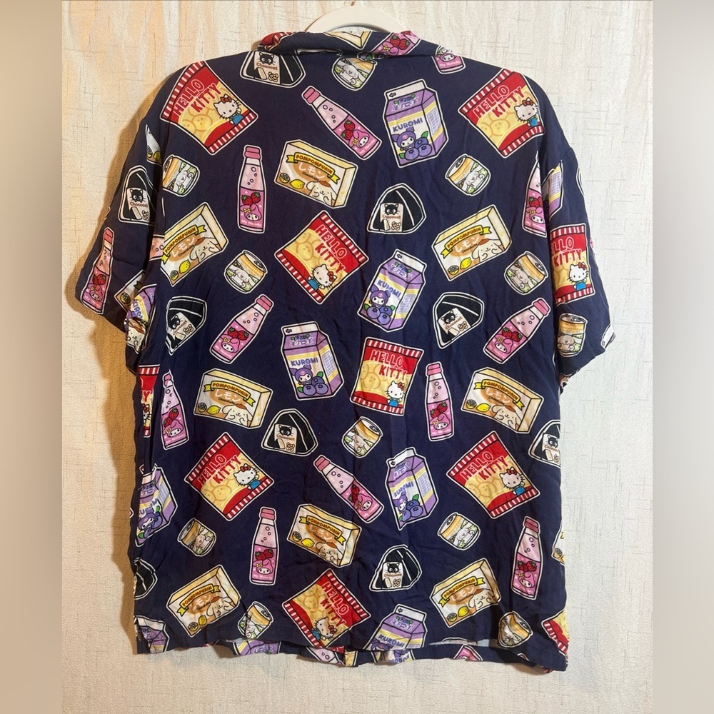 Sanrio Hello Kitty & Friends Kawaii Mart Button Up Shirt Large - Picture 9 of 10